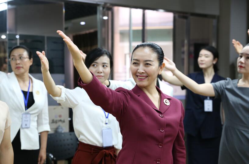风尚礼仪培训6.jpg