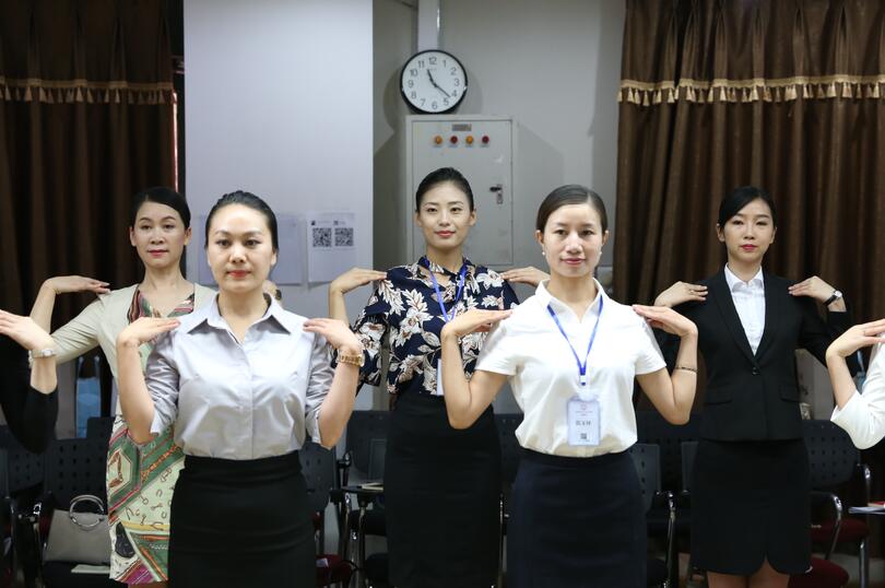 风尚礼仪培训班3.jpg