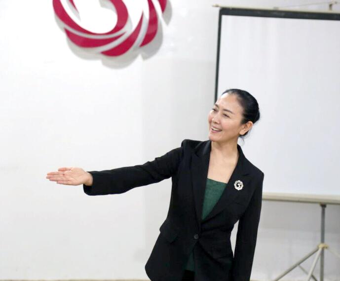 服务礼仪培训——徐文波老师.jpg